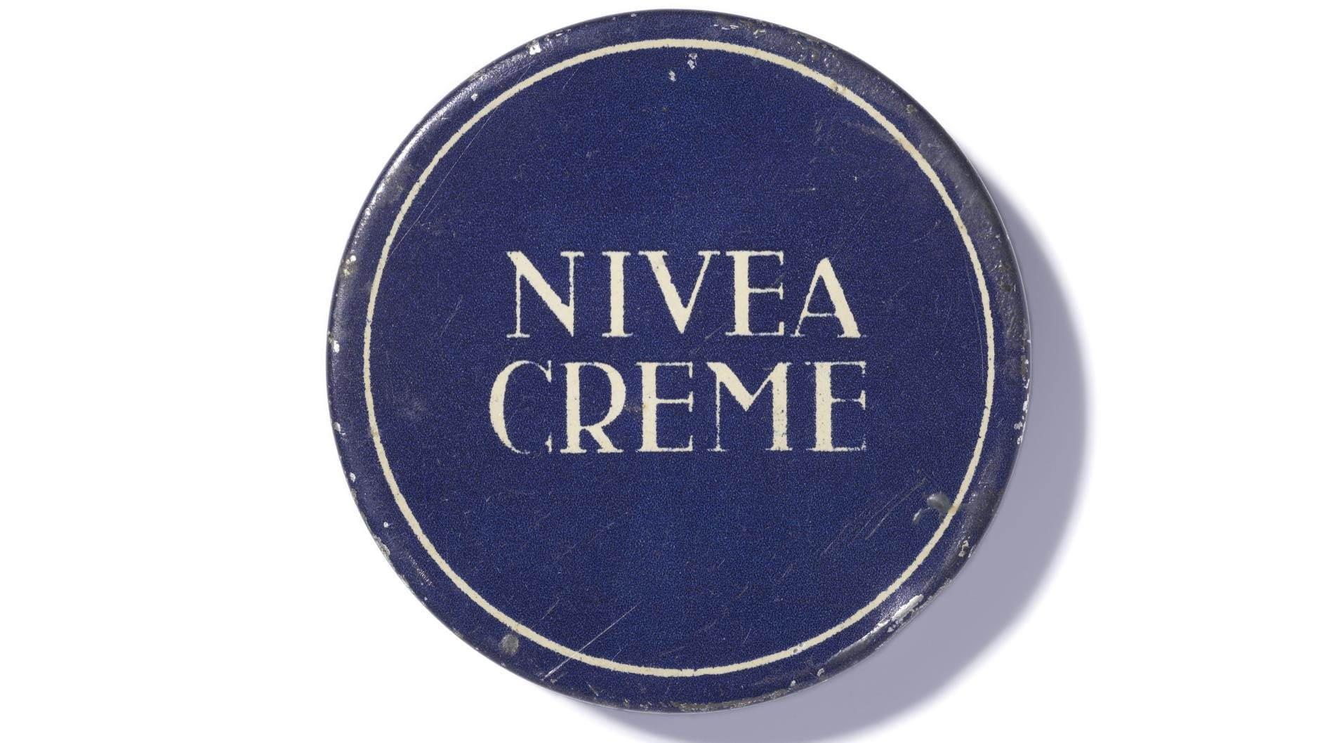 Première boîte bleue et blanche NIVEA 1925